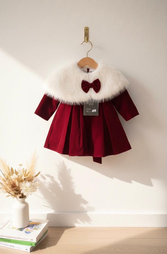 Robe Bébé en Velours avec Col en Fausse Fourrure – Élégance Royale